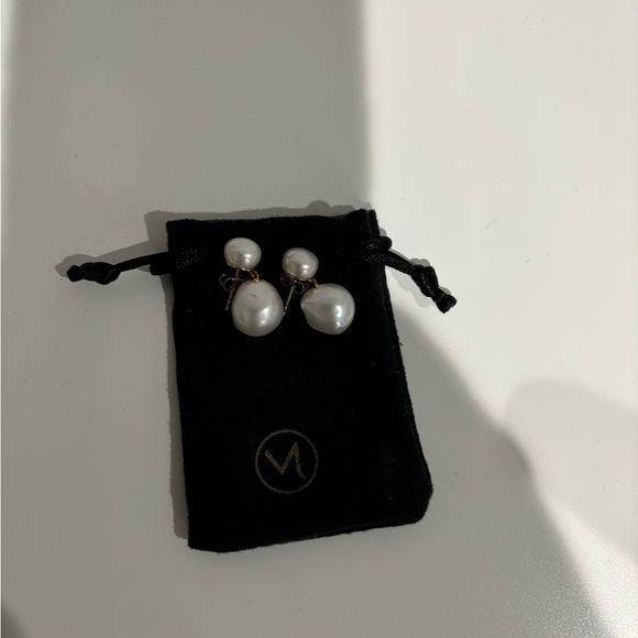 Mejuri Bold Pearl Drop Earrings - Picture 3 of 4